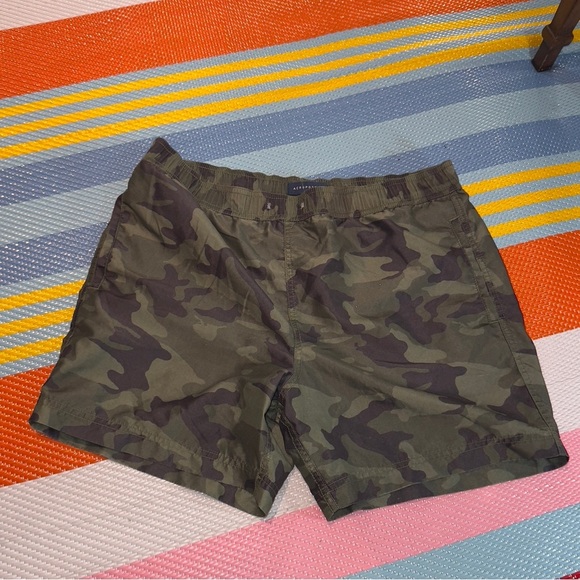 Aeropostale Green Camouflage Cargo Shorts Men’s Size Large - Picture 1 of 3